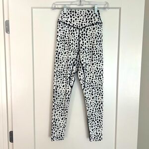Balance Athletica (vitality) snow leopard leggings (XS) EUC